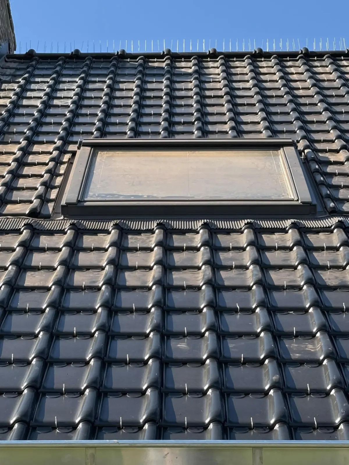 Hellend dak met Velux dakraam